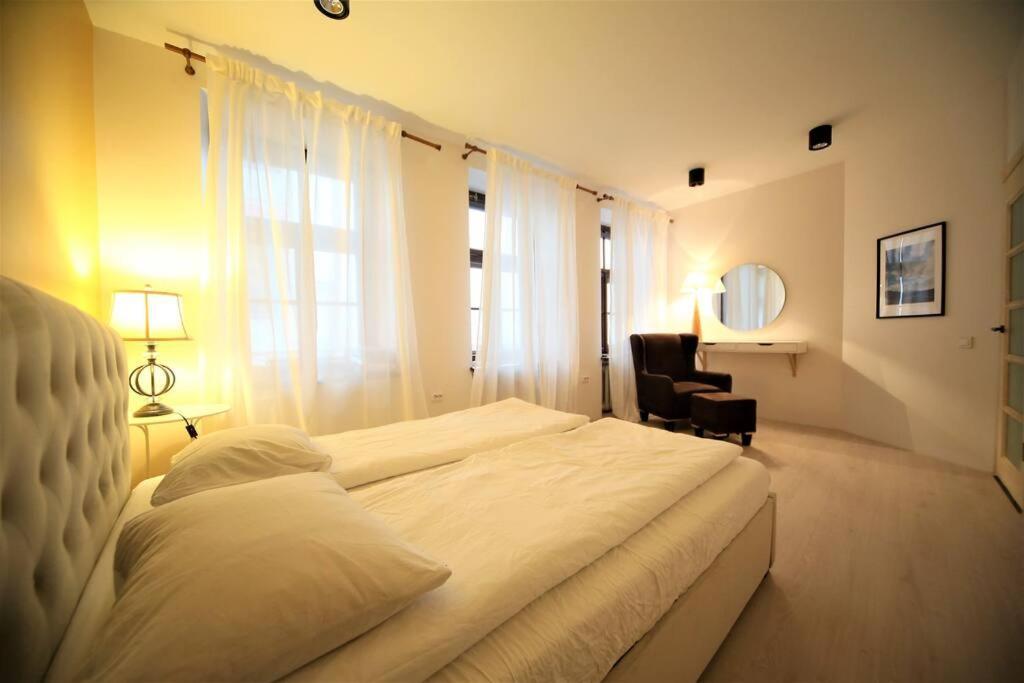 Lovely Two Bedroom In The Old Town Рига Екстер'єр фото
