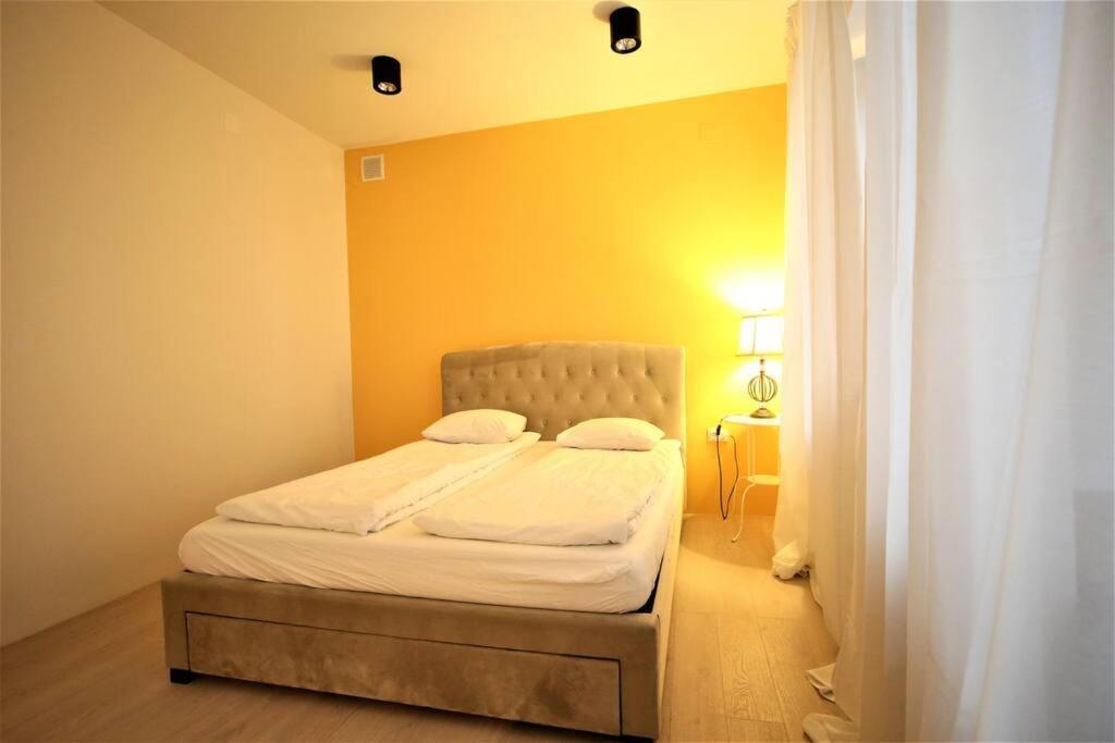 Lovely Two Bedroom In The Old Town Рига Екстер'єр фото