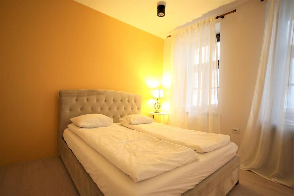 Lovely Two Bedroom In The Old Town Рига Екстер'єр фото